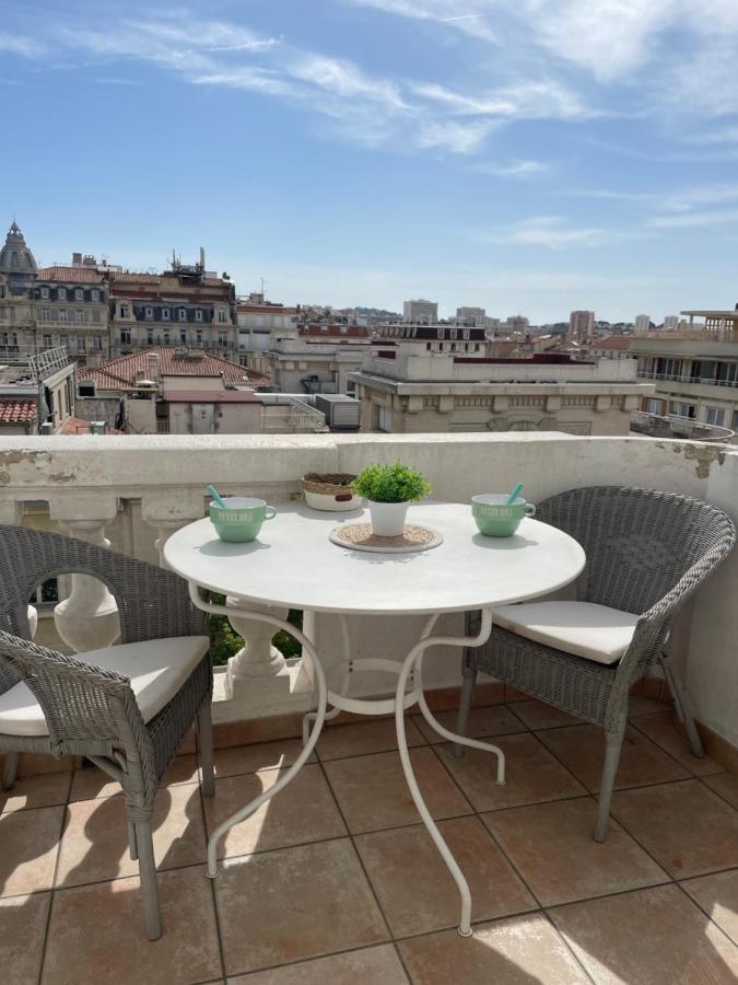 Les Terrasses: Romantic Charm in Central Toulon Apartment Exterior photo