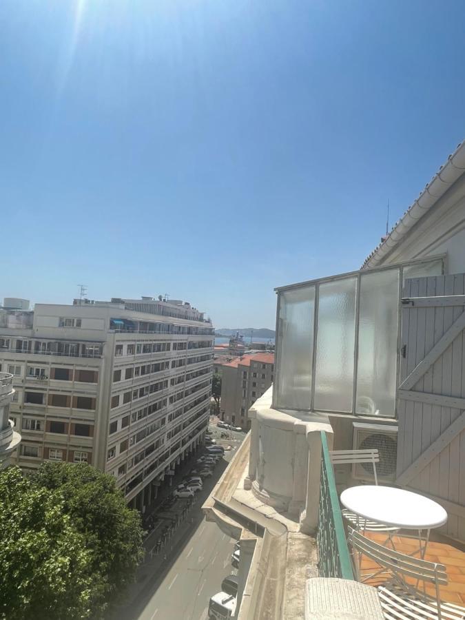 Les Terrasses: Romantic Charm in Central Toulon Apartment Exterior photo