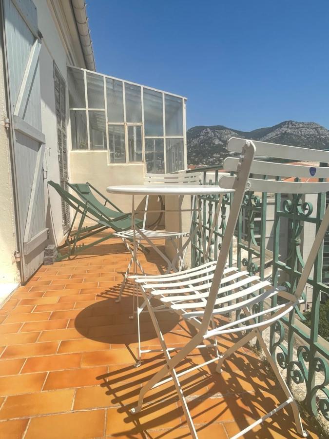 Les Terrasses: Romantic Charm in Central Toulon Apartment Exterior photo